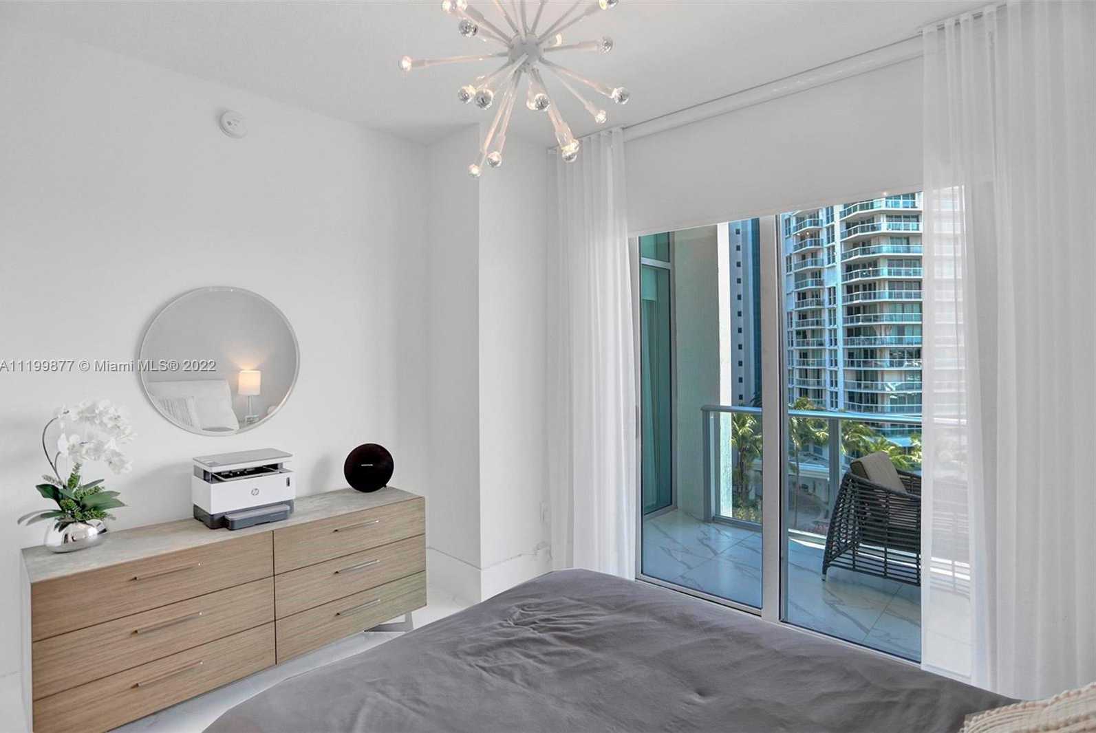 Small Image of Sunny Isles Beach Number 31