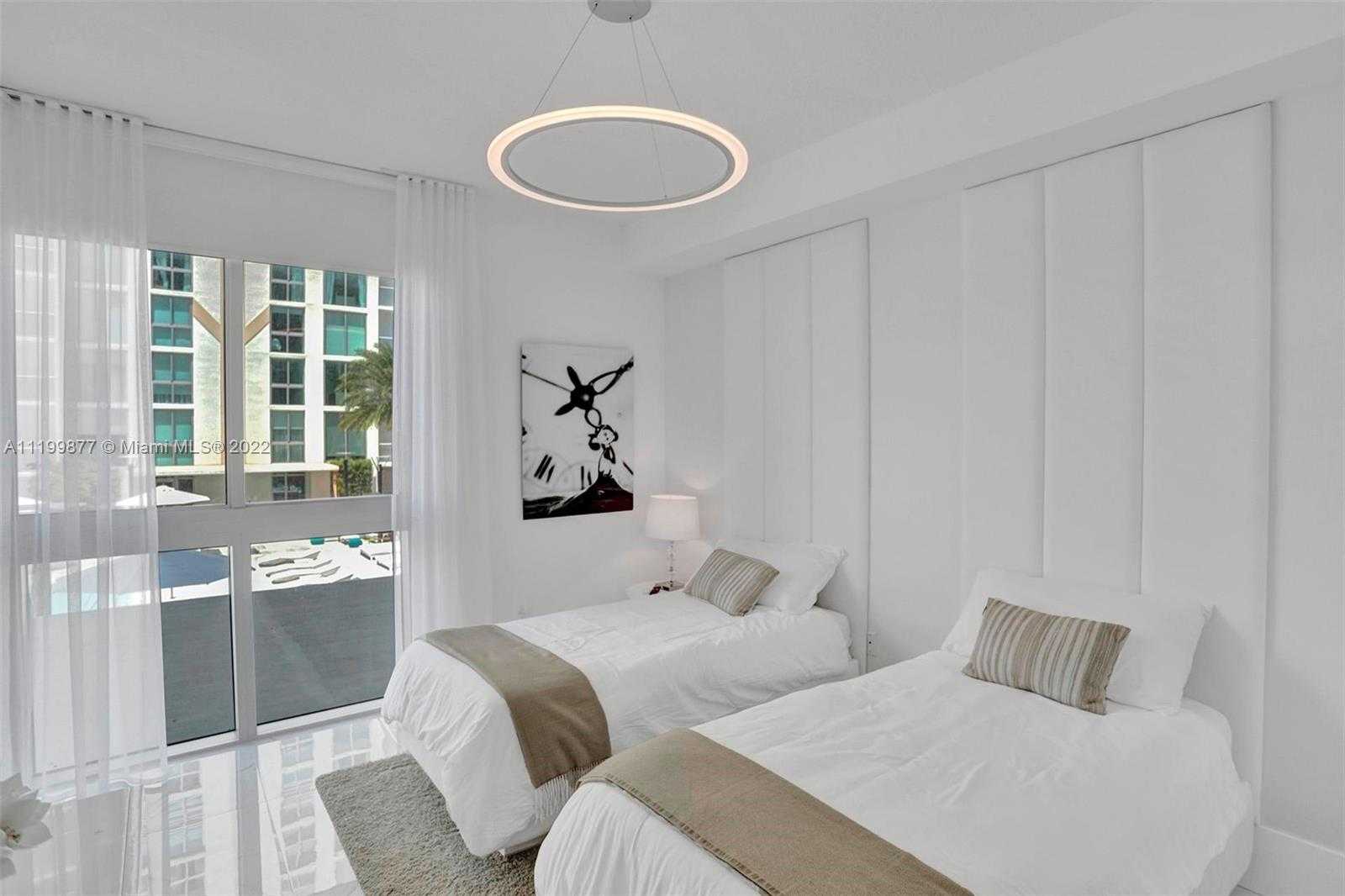 Small Image of Sunny Isles Beach Number 33
