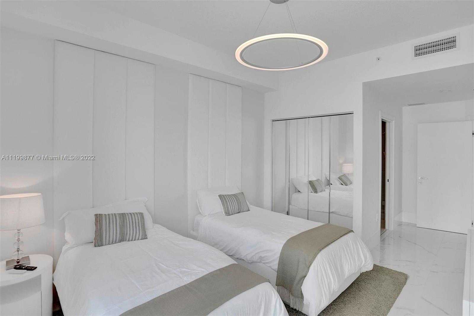Small Image of Sunny Isles Beach Number 35