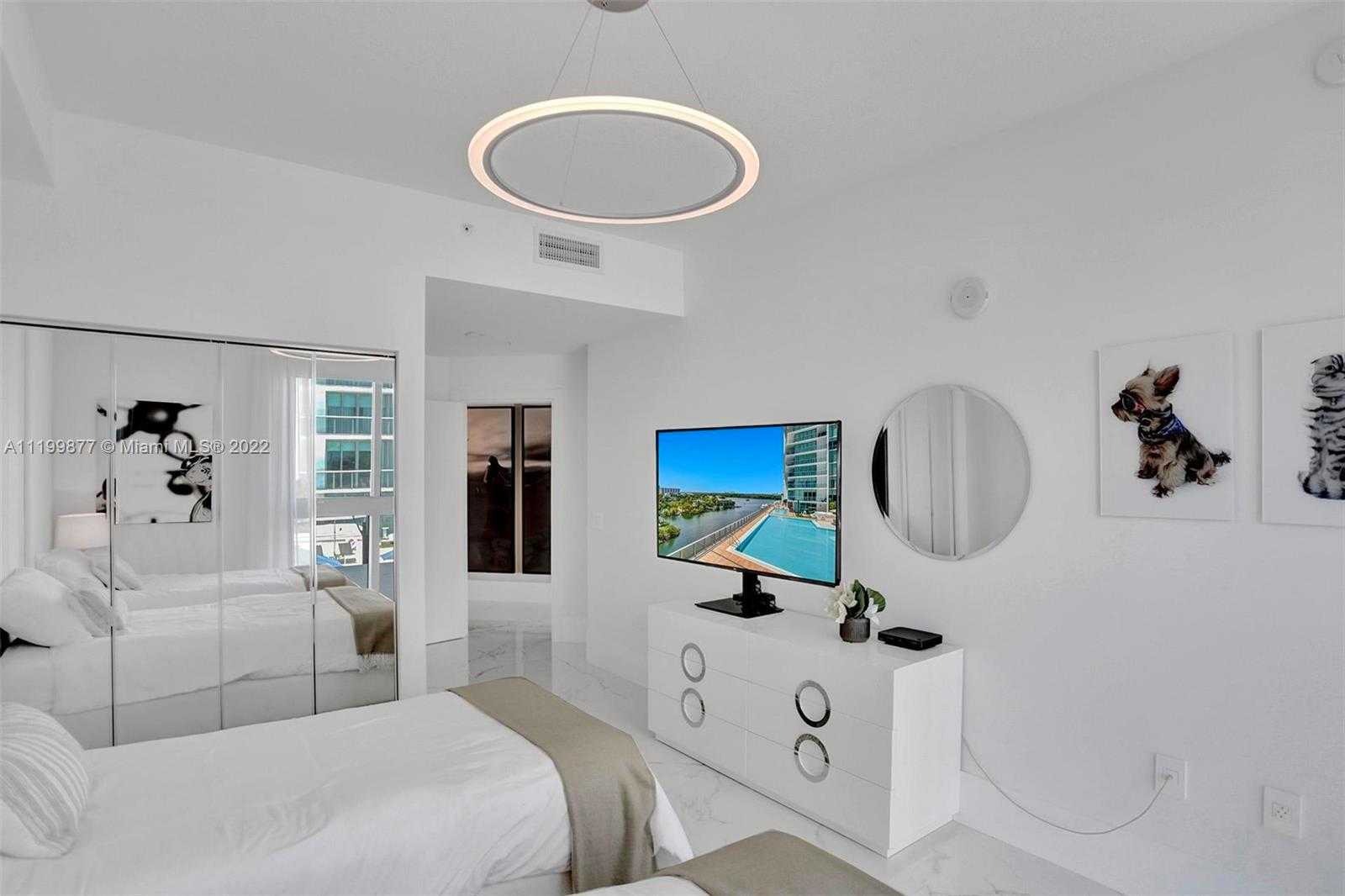 Small Image of Sunny Isles Beach Number 36