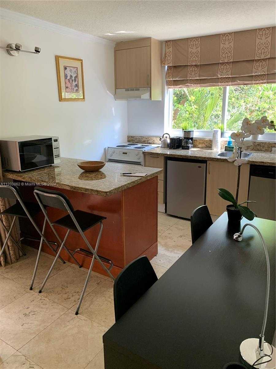 Small Image of 2951 SOUTH BAYSHORE DR #417, Miami Number 13