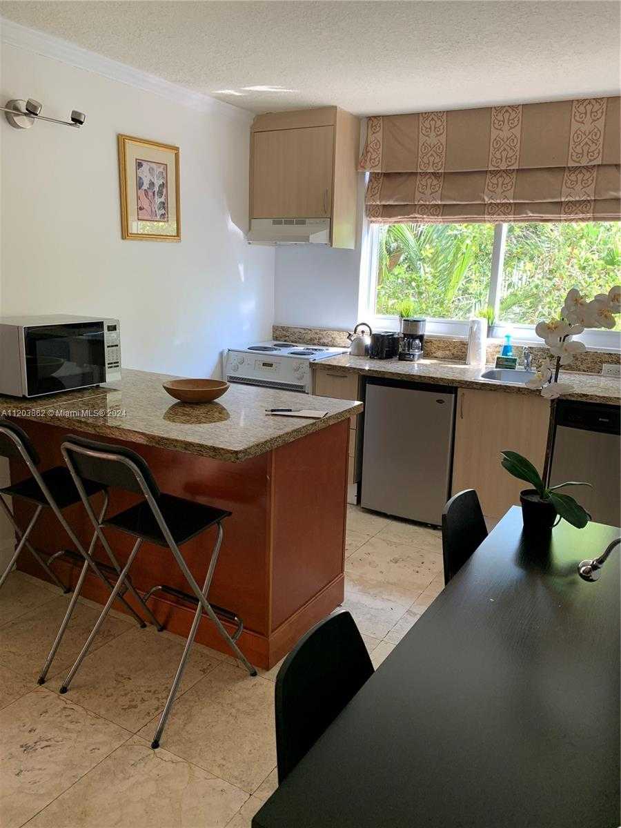 Small Image of 2951 SOUTH BAYSHORE DR #417, Miami Number 2
