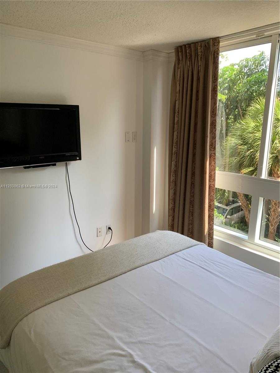 Small Image of 2951 SOUTH BAYSHORE DR #417, Miami Number 7