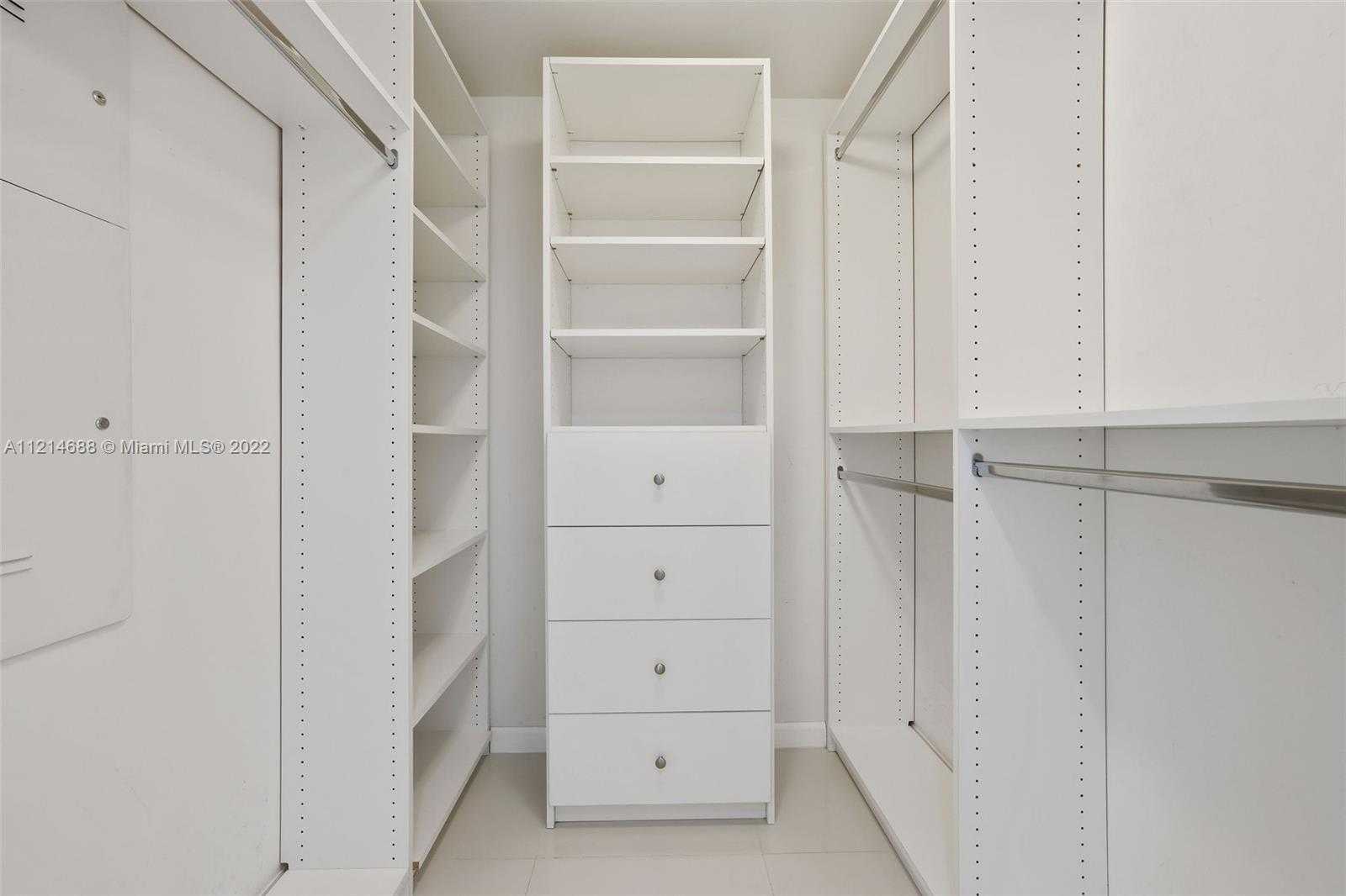 Small Image of 495 BRICKELL AVE #3903, Miami Number 23