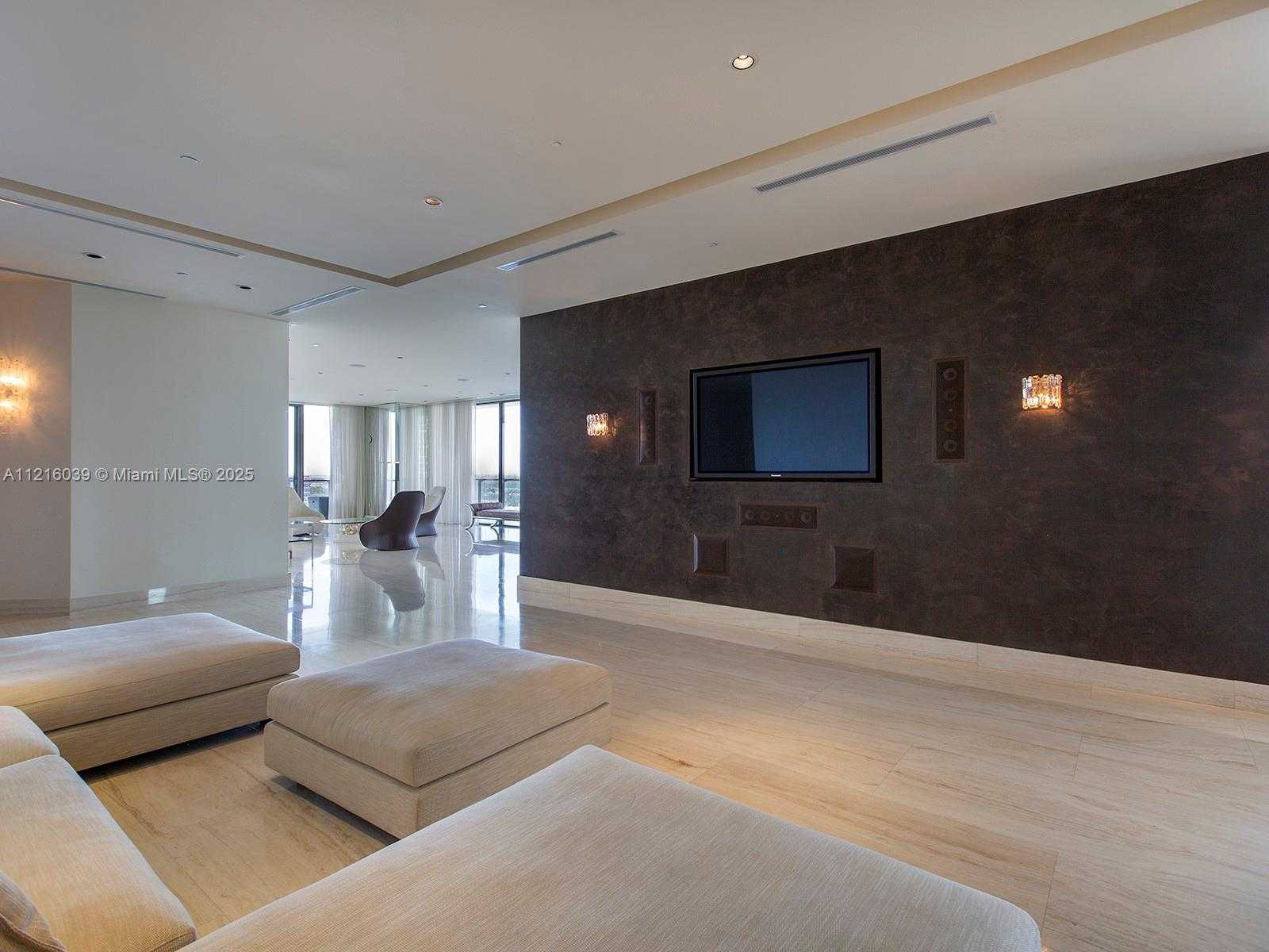 Small Image of 800 SOUTH POINTE DR #1204, Miami Beach Number 14