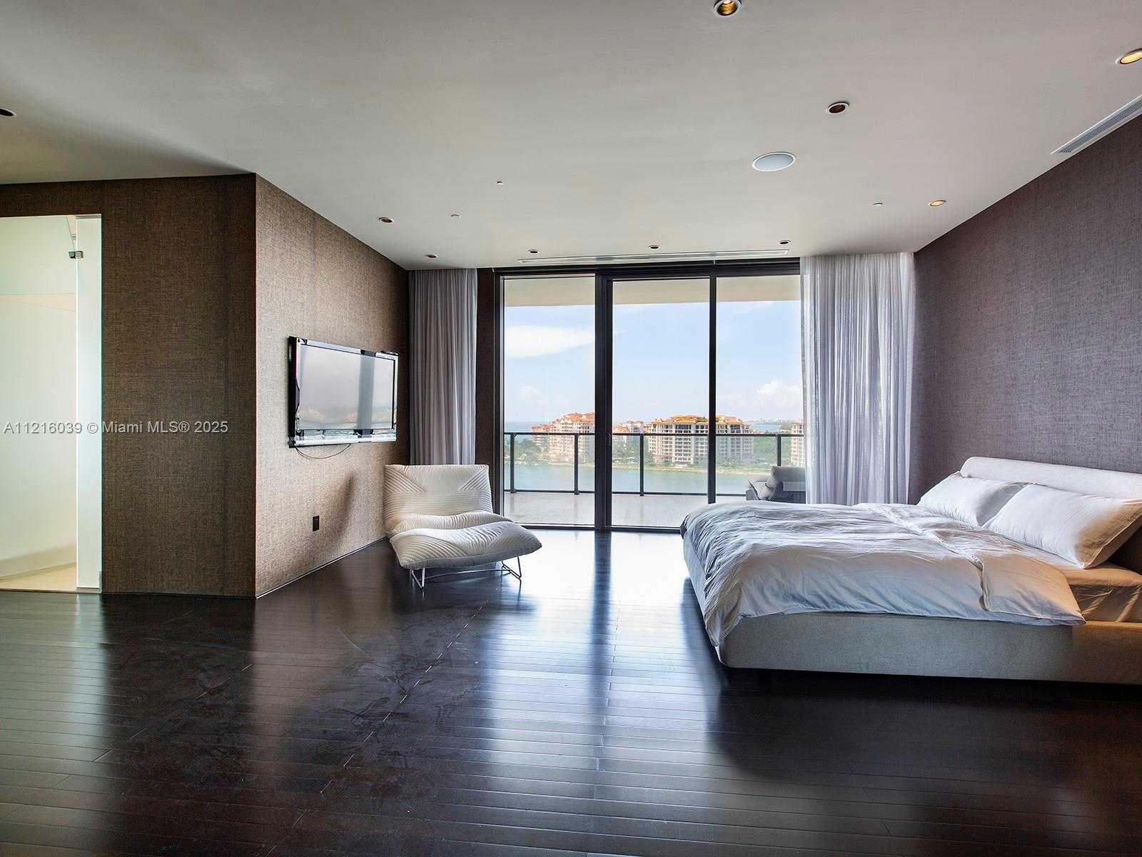 Small Image of 800 SOUTH POINTE DR #1204, Miami Beach Number 15