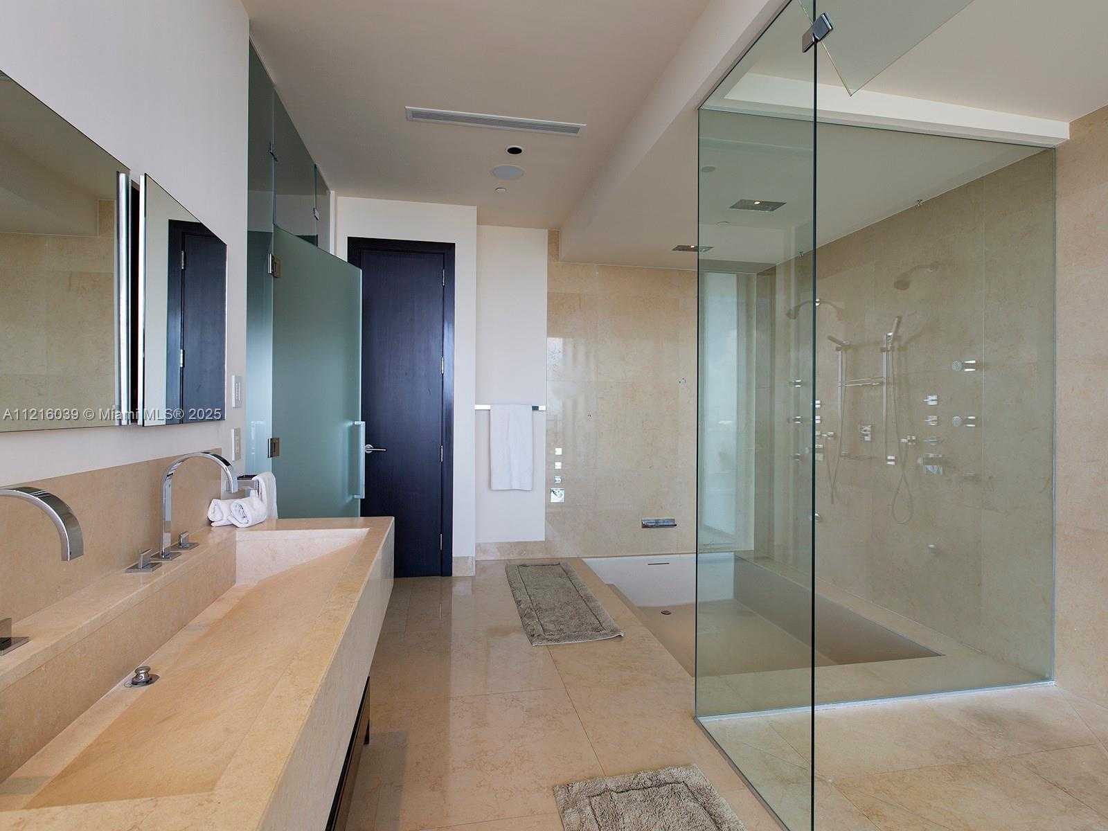 Small Image of 800 SOUTH POINTE DR #1204, Miami Beach Number 19