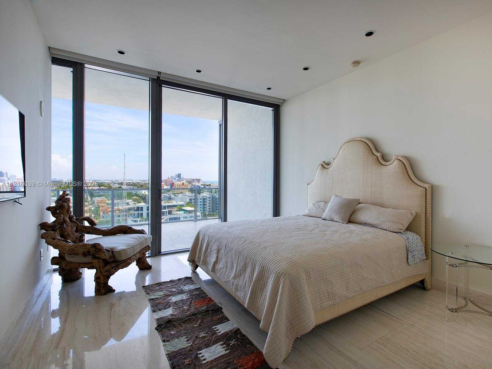 Small Image of 800 SOUTH POINTE DR #1204, Miami Beach Number 25