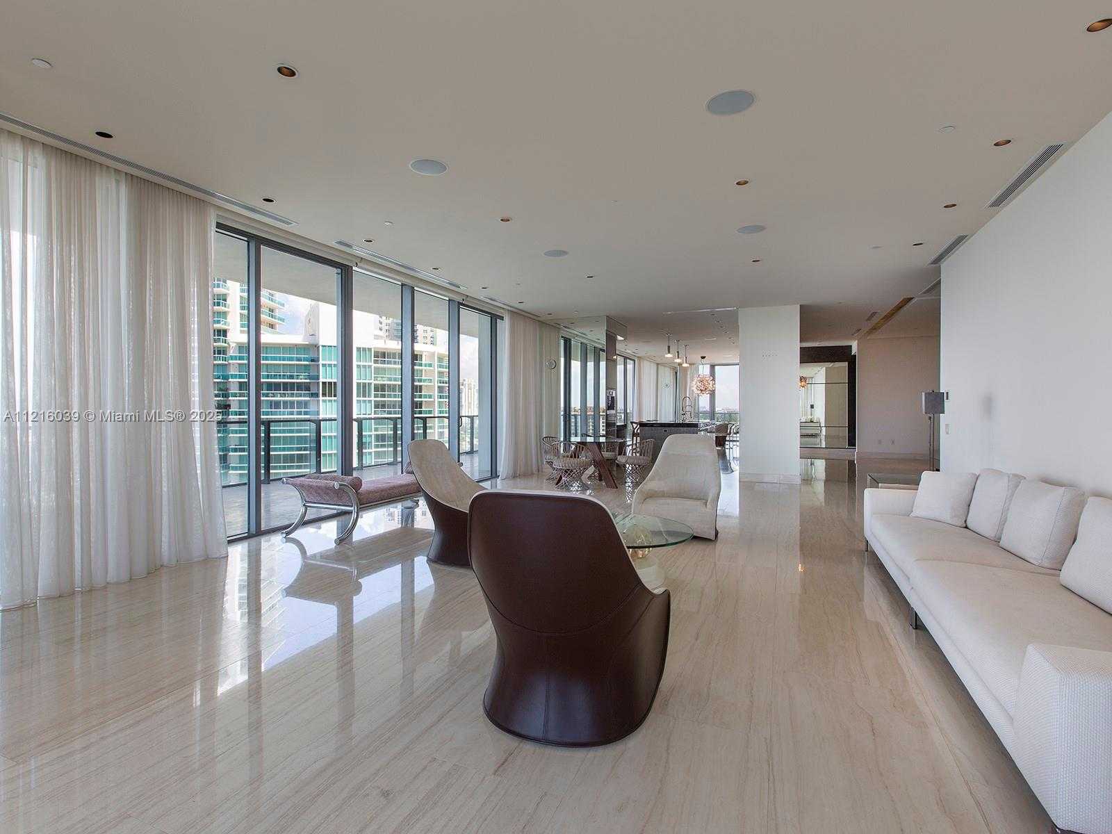 Small Image of 800 SOUTH POINTE DR #1204, Miami Beach Number 3
