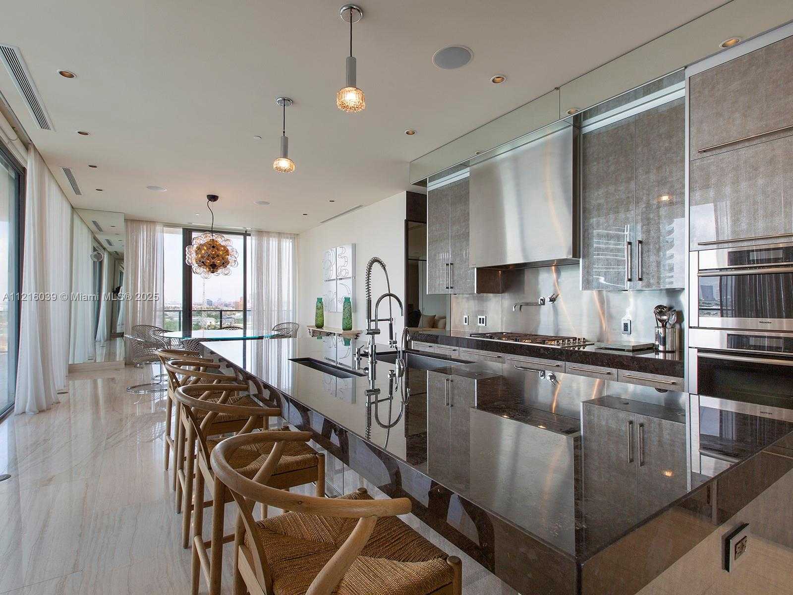 Small Image of 800 SOUTH POINTE DR #1204, Miami Beach Number 9