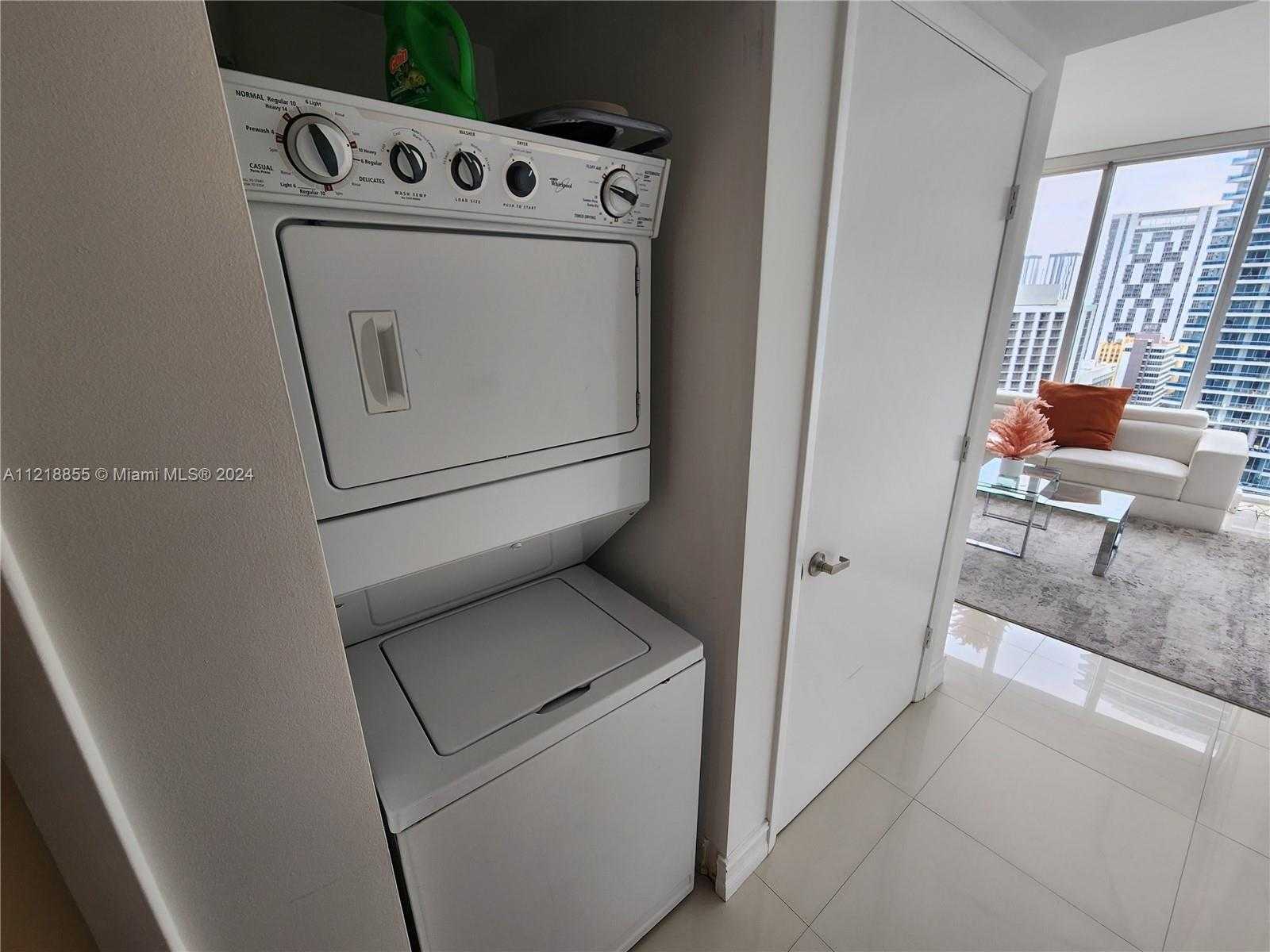 Small Image of 485 BRICKELL AVE #2504, Miami Number 16