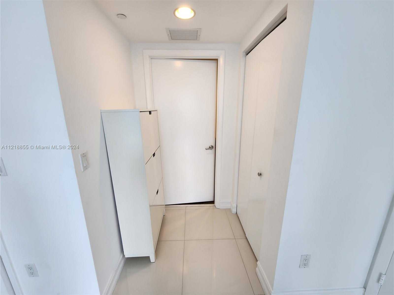 Small Image of 485 BRICKELL AVE #2504, Miami Number 18