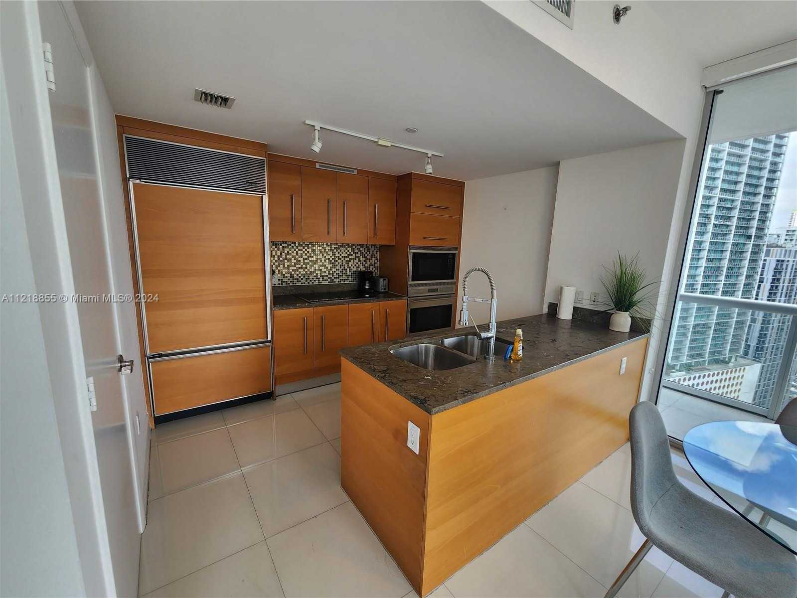 Small Image of 485 BRICKELL AVE #2504, Miami Number 3