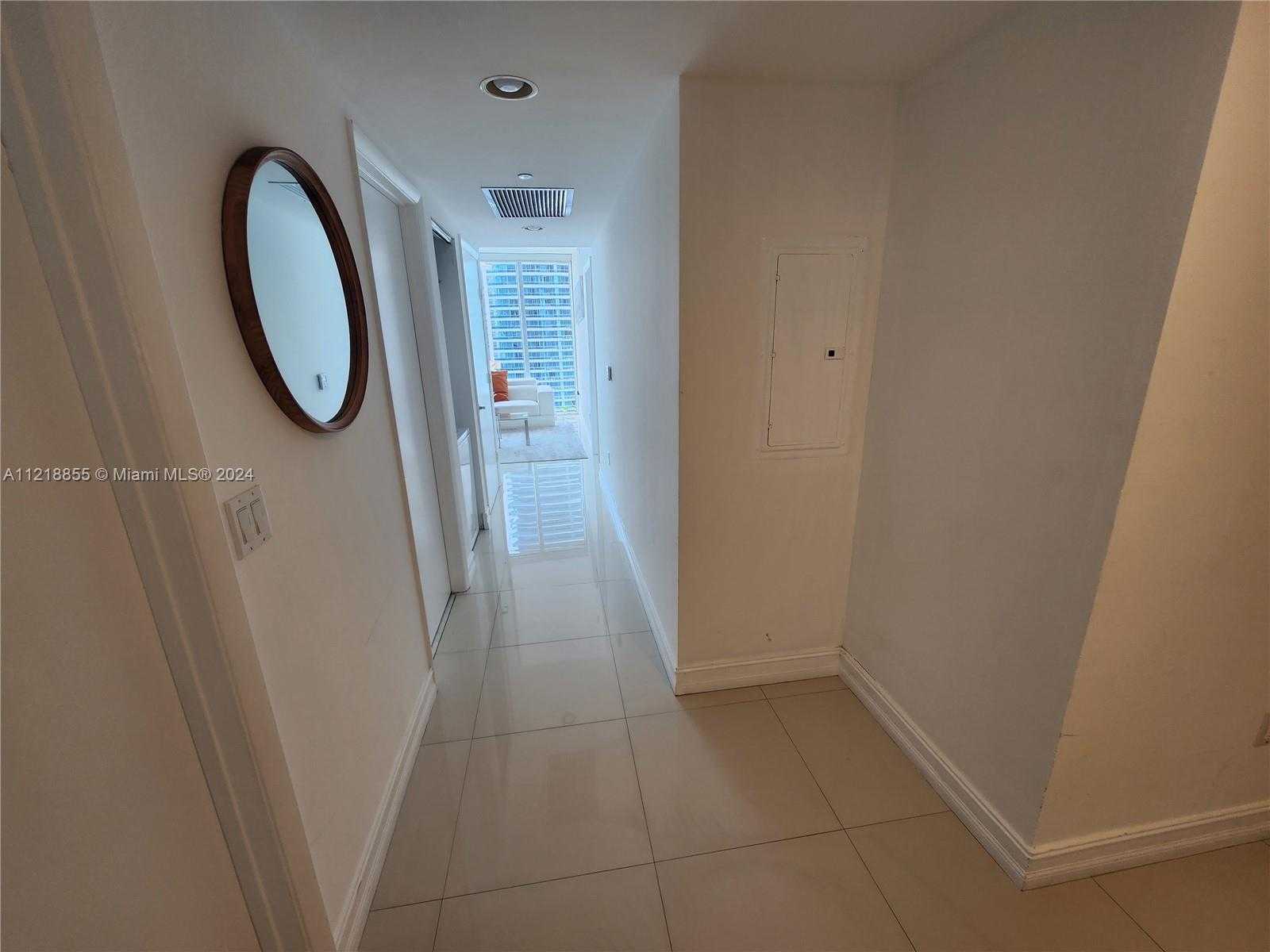 Small Image of 485 BRICKELL AVE #2504, Miami Number 5
