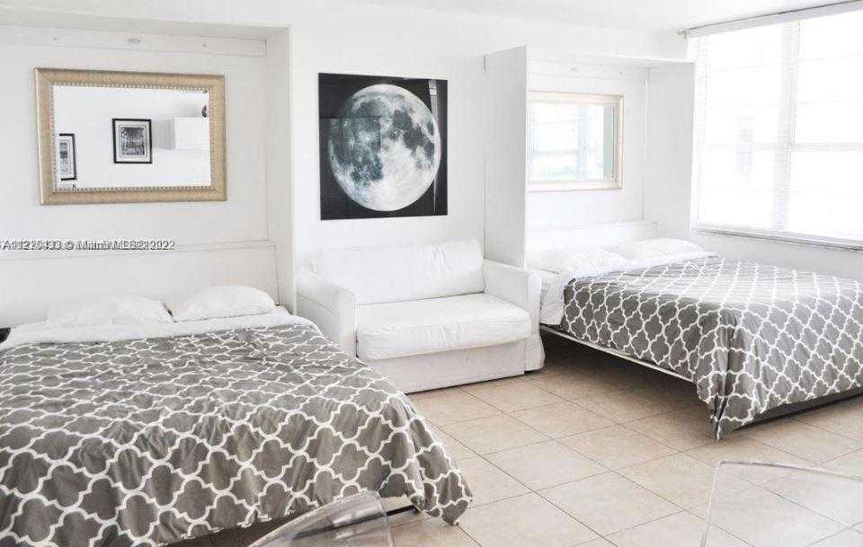 Small Image of 100 #403, Miami Beach Number 3