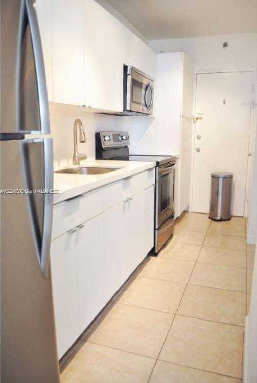 Small Image of 100 #403, Miami Beach Number 7