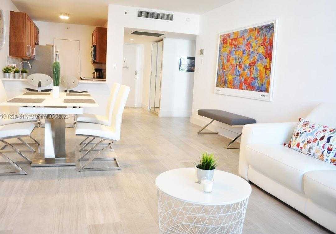 Small Image of 100 #435, Miami Beach Number 5