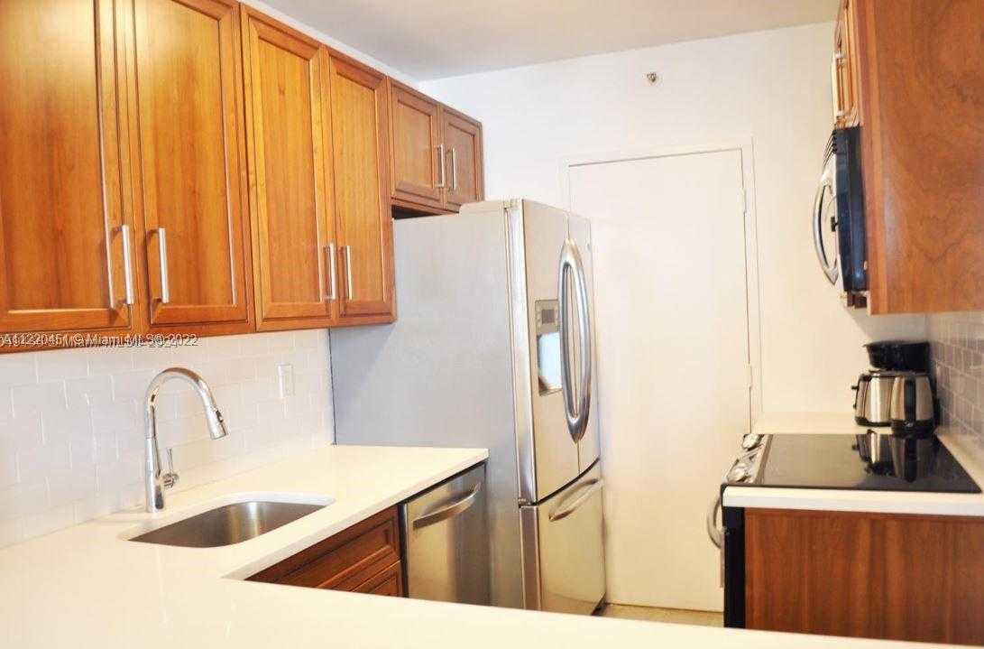 Small Image of 100 #435, Miami Beach Number 6