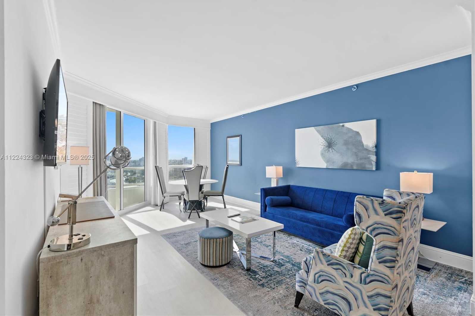 Small Image of 4401 COLLINS AV #2906/2908, Miami Beach Number 14
