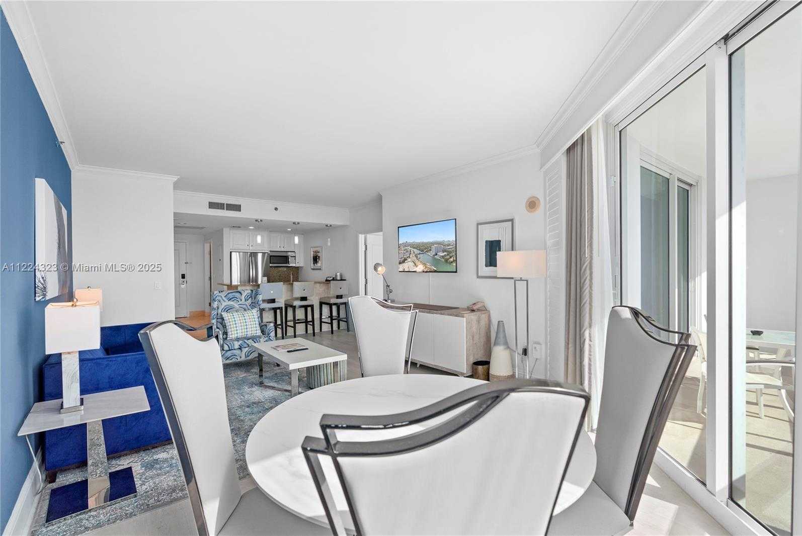 Small Image of 4401 COLLINS AV #2906/2908, Miami Beach Number 16