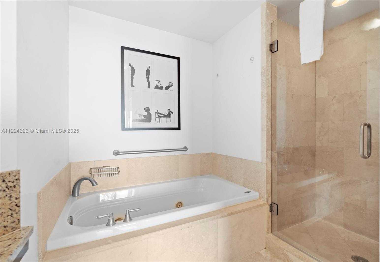 Small Image of 4401 COLLINS AV #2906/2908, Miami Beach Number 28