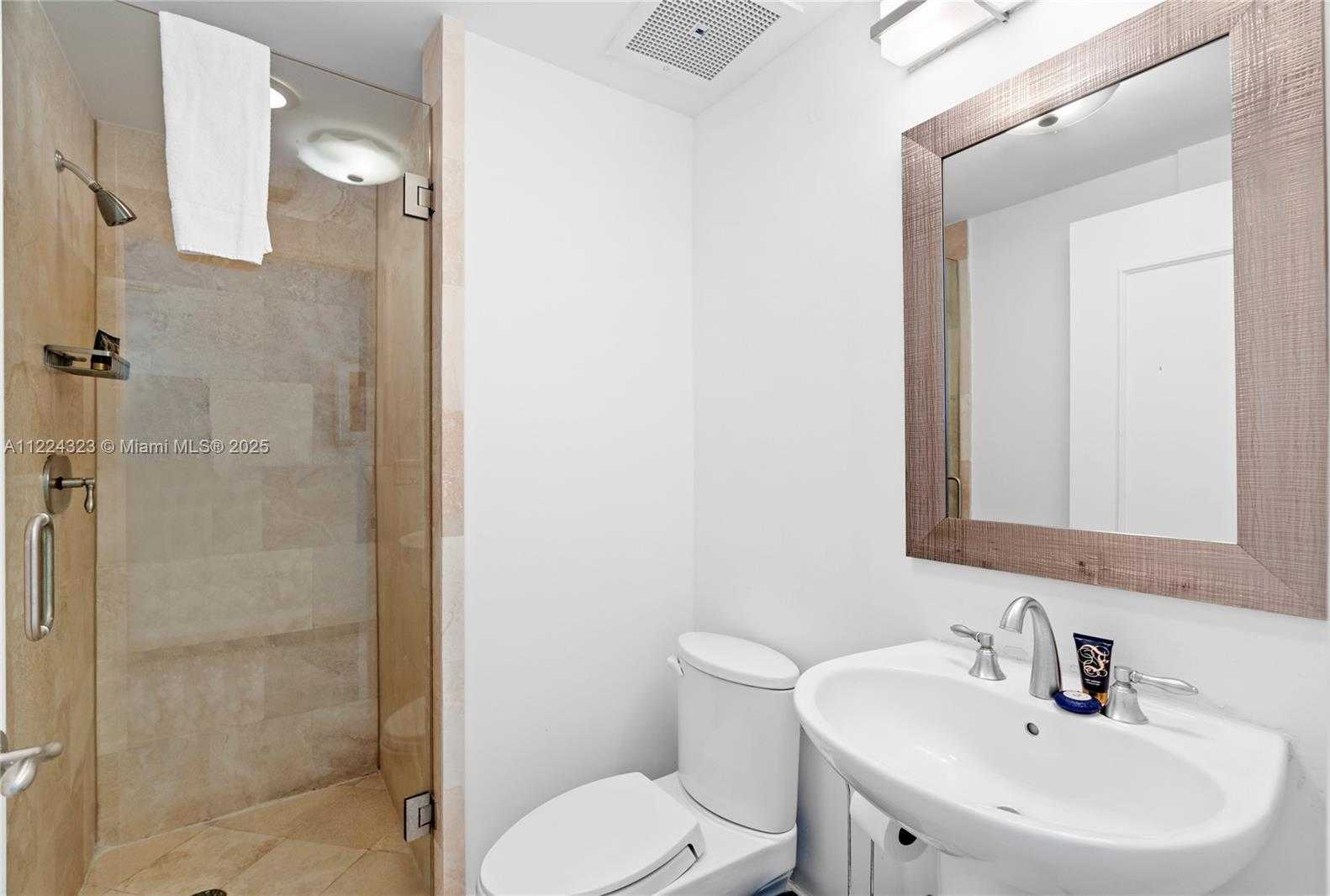 Small Image of 4401 COLLINS AV #2906/2908, Miami Beach Number 29