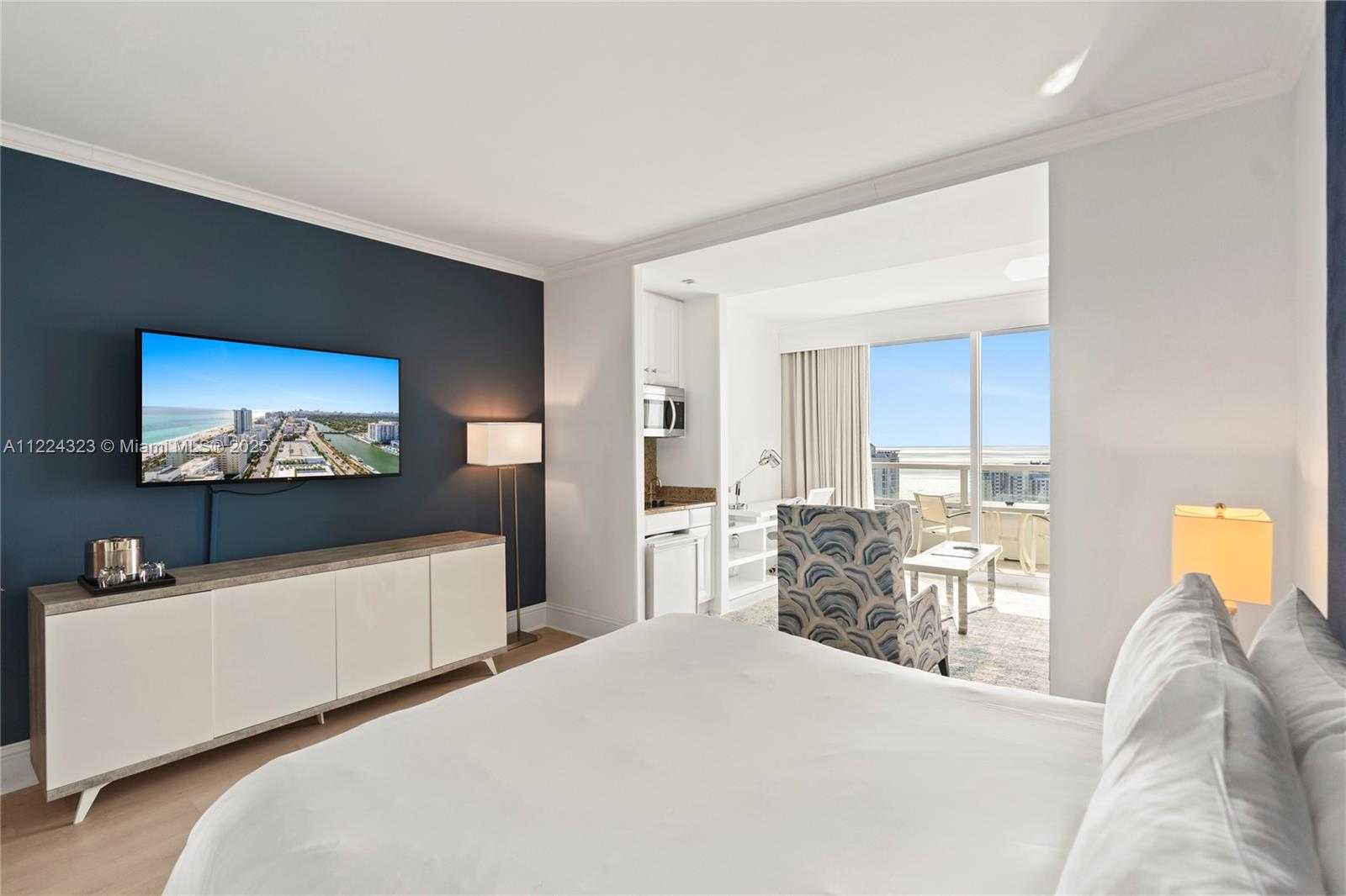 Small Image of 4401 COLLINS AV #2906/2908, Miami Beach Number 38