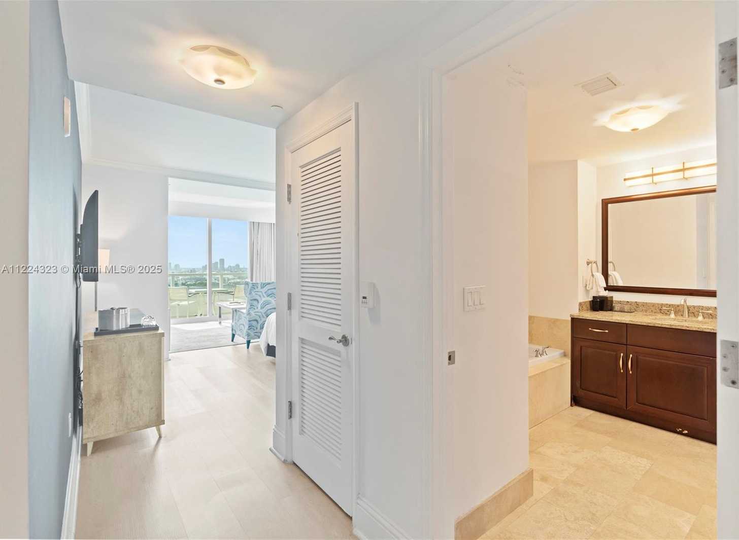 Small Image of 4401 COLLINS AV #2906/2908, Miami Beach Number 41