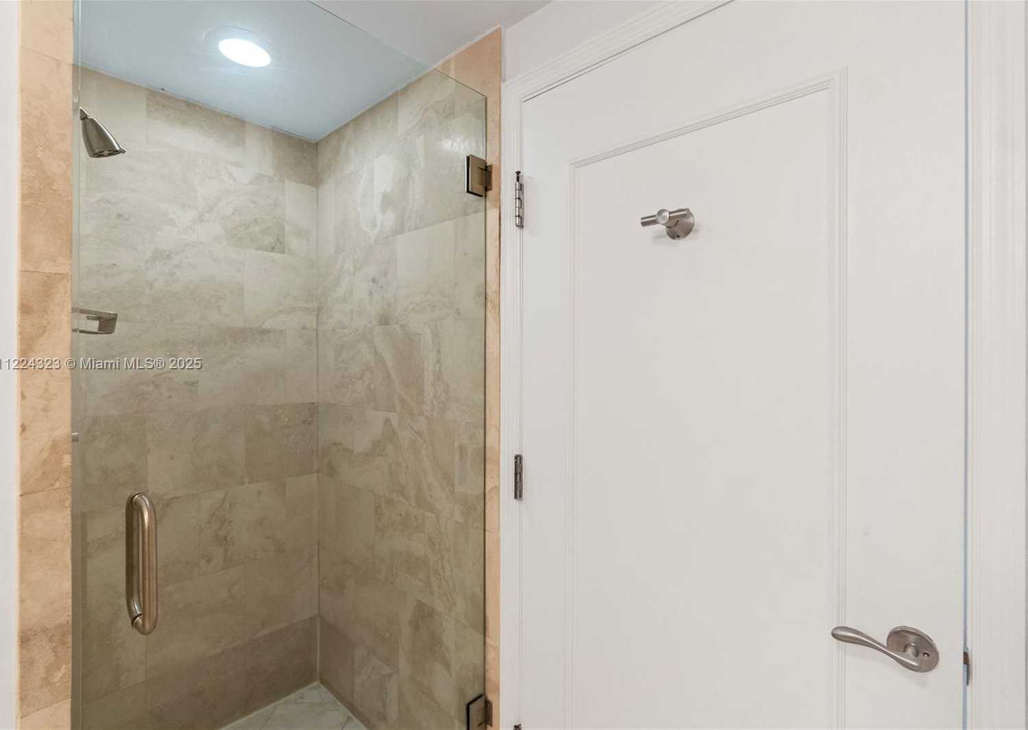 Small Image of 4401 COLLINS AV #2906/2908, Miami Beach Number 44