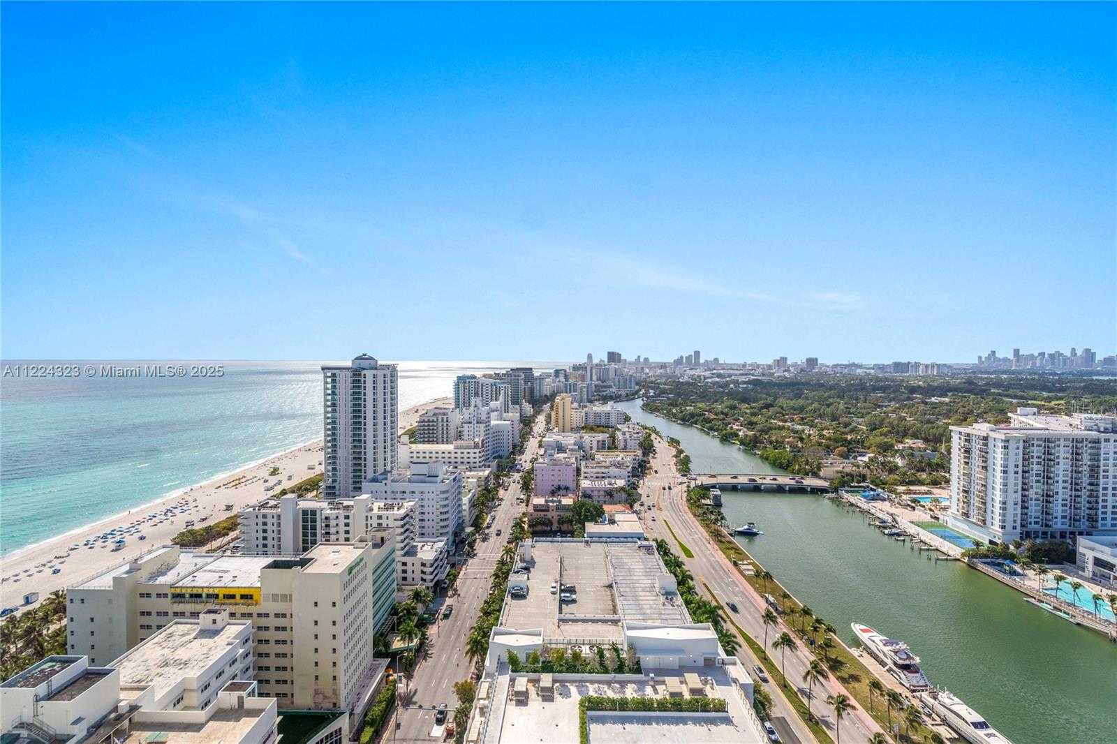 Small Image of 4401 COLLINS AV #2906/2908, Miami Beach Number 5