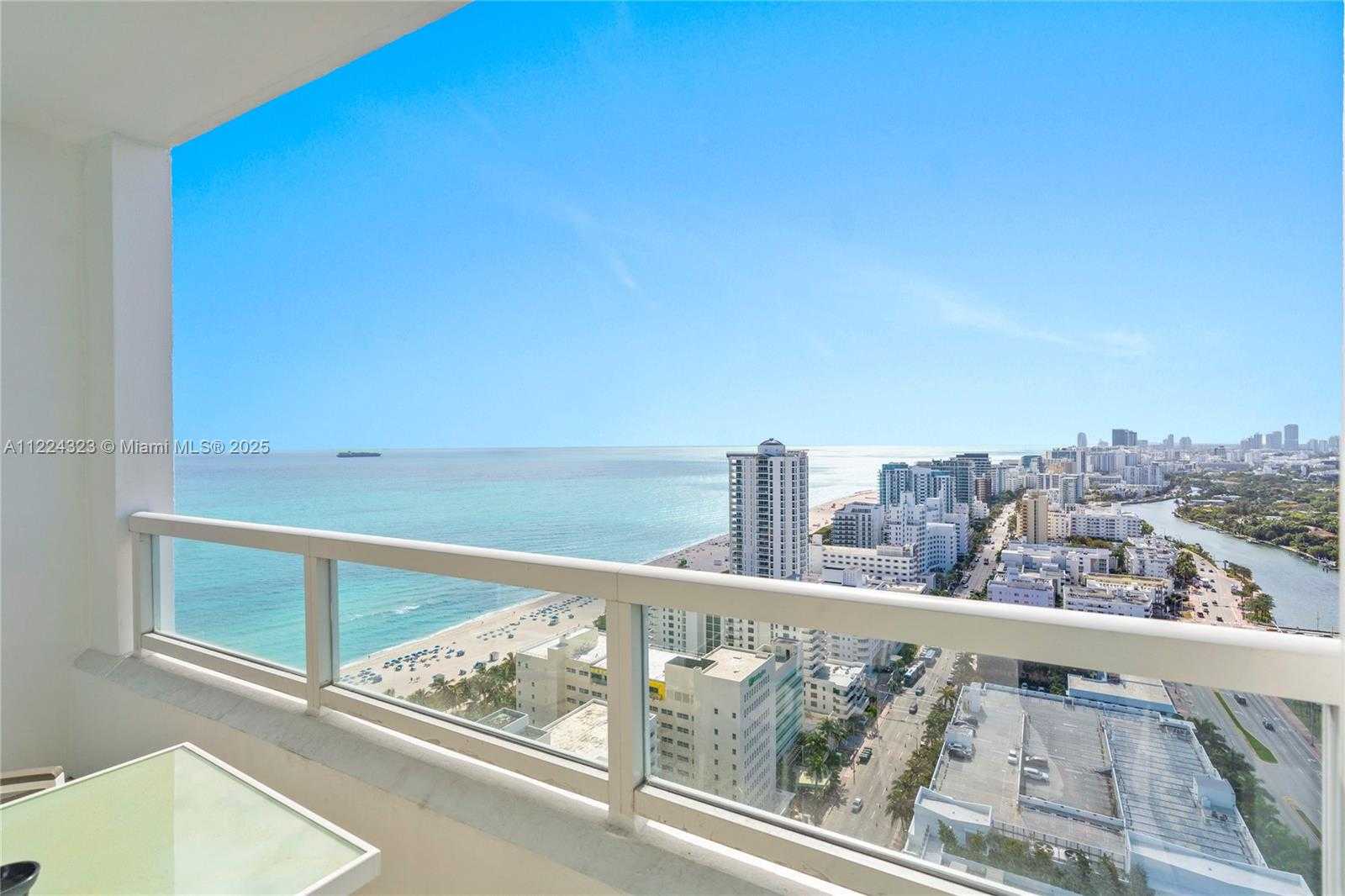 Small Image of 4401 COLLINS AV #2906/2908, Miami Beach Number 9