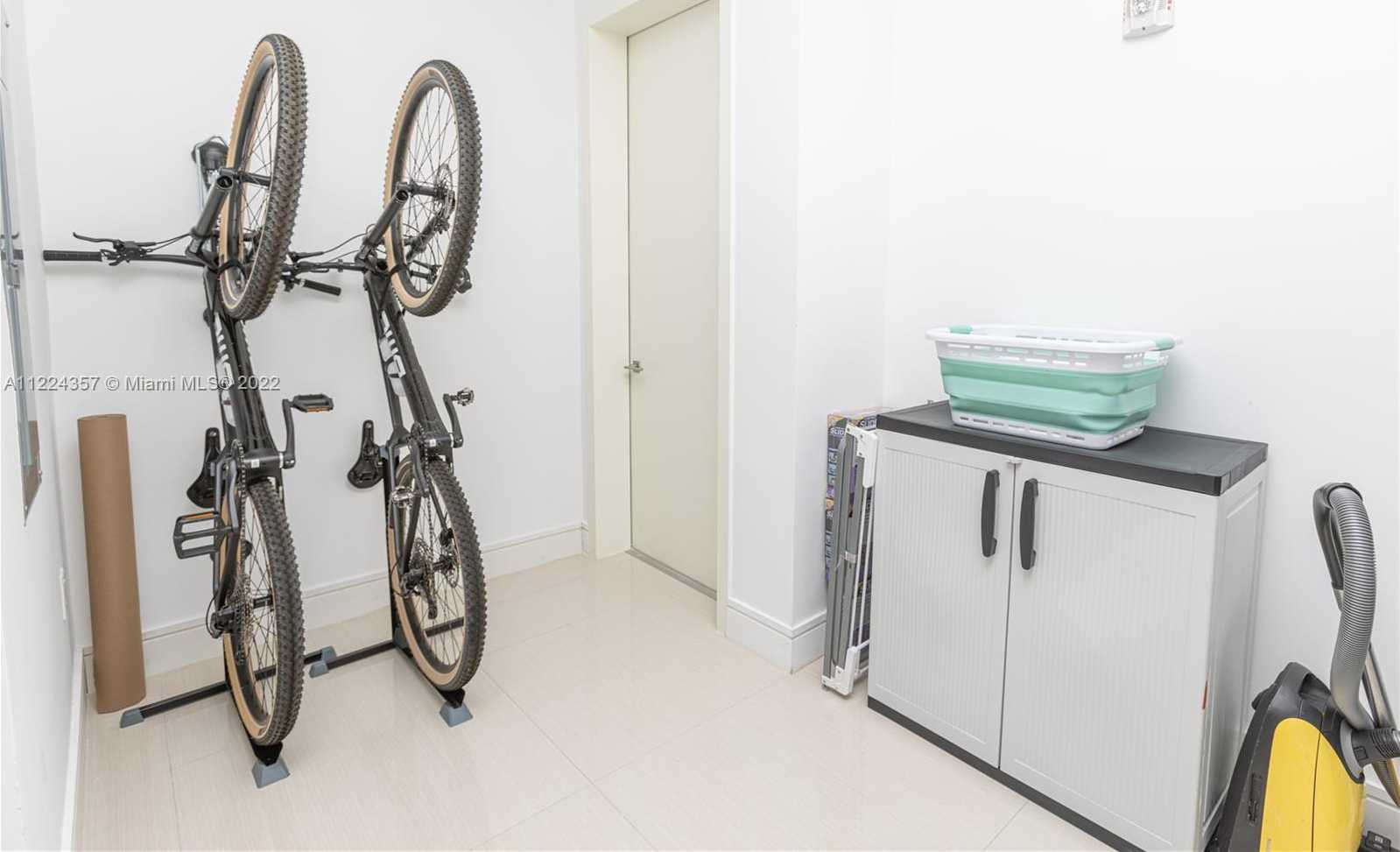 Small Image of 3300 NORTH EAST 188TH ST #618, Aventura Number 66