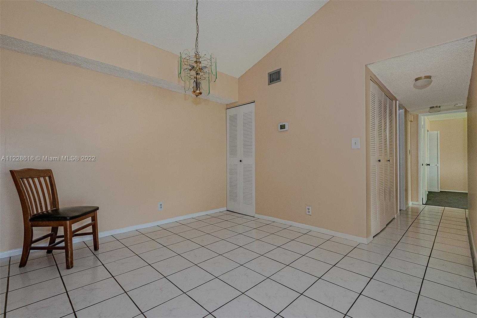Small Image of 3041 NORTH OAKLAND FOREST DR #204, Oakland Park Number 14