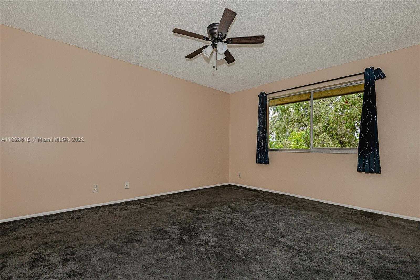 Small Image of 3041 NORTH OAKLAND FOREST DR #204, Oakland Park Number 16