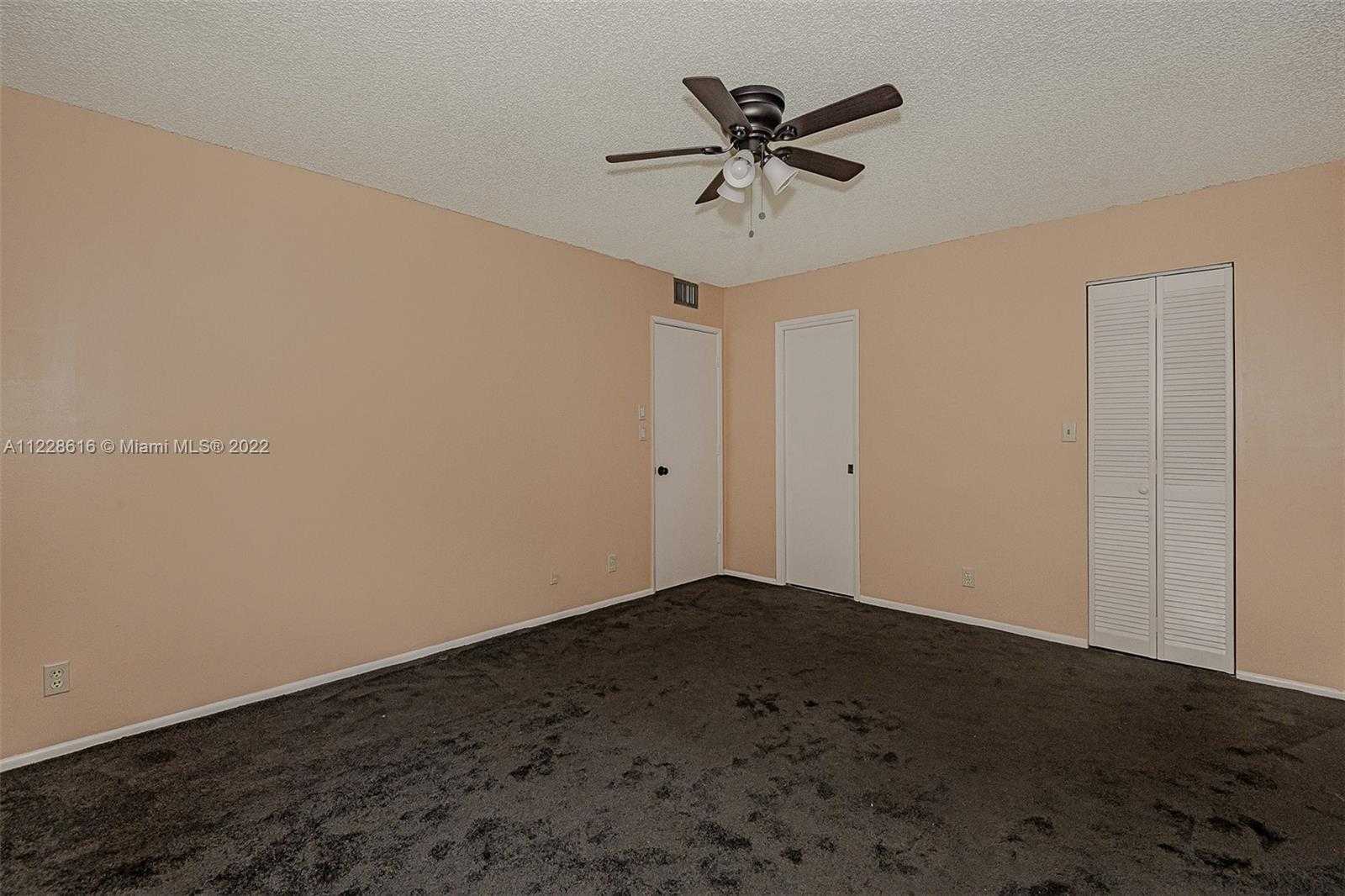 Small Image of 3041 NORTH OAKLAND FOREST DR #204, Oakland Park Number 17