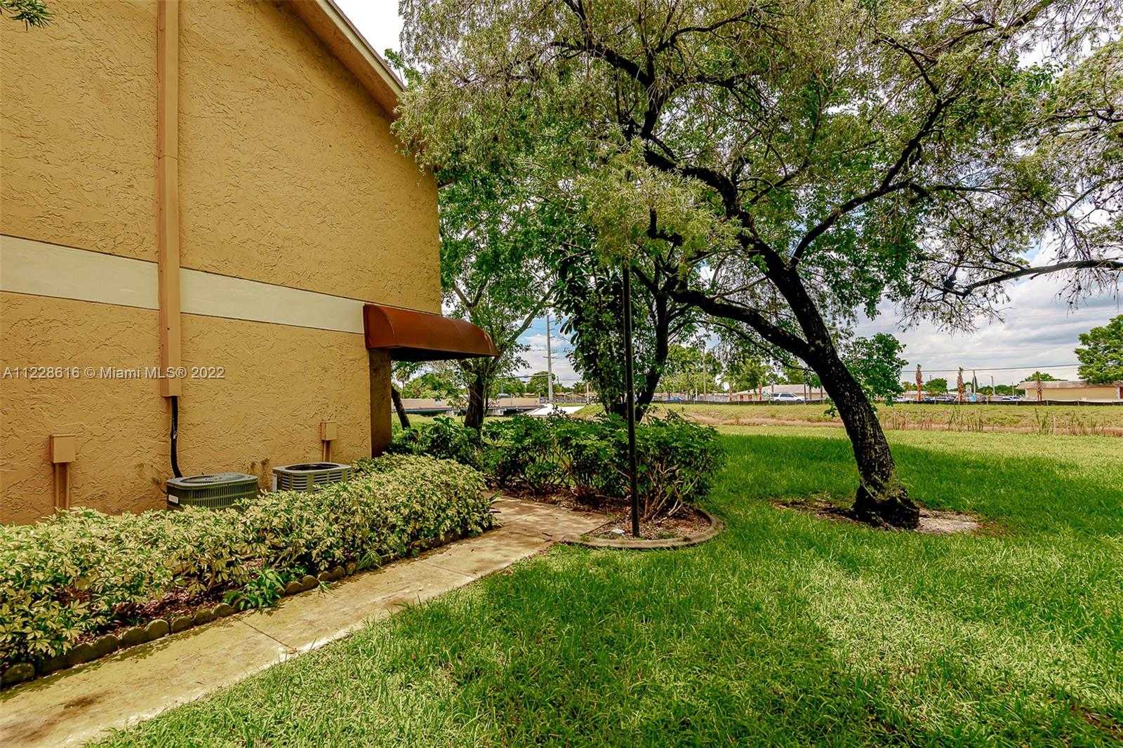 Small Image of 3041 NORTH OAKLAND FOREST DR #204, Oakland Park Number 2