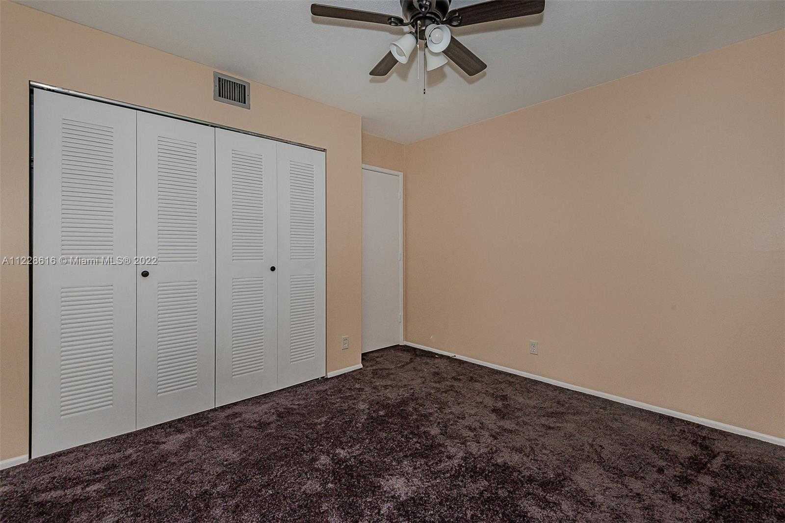 Small Image of 3041 NORTH OAKLAND FOREST DR #204, Oakland Park Number 22