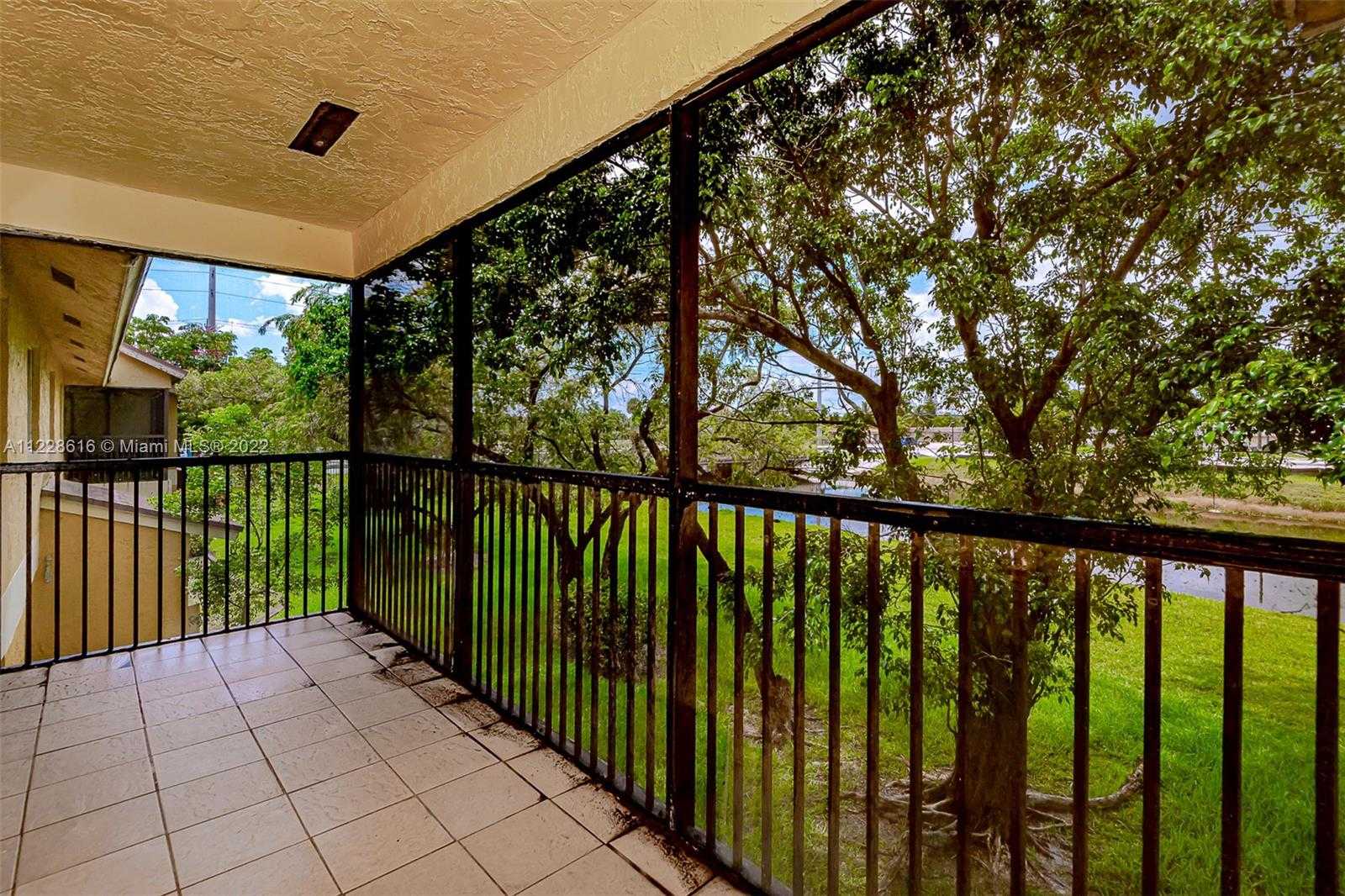 Small Image of 3041 NORTH OAKLAND FOREST DR #204, Oakland Park Number 25