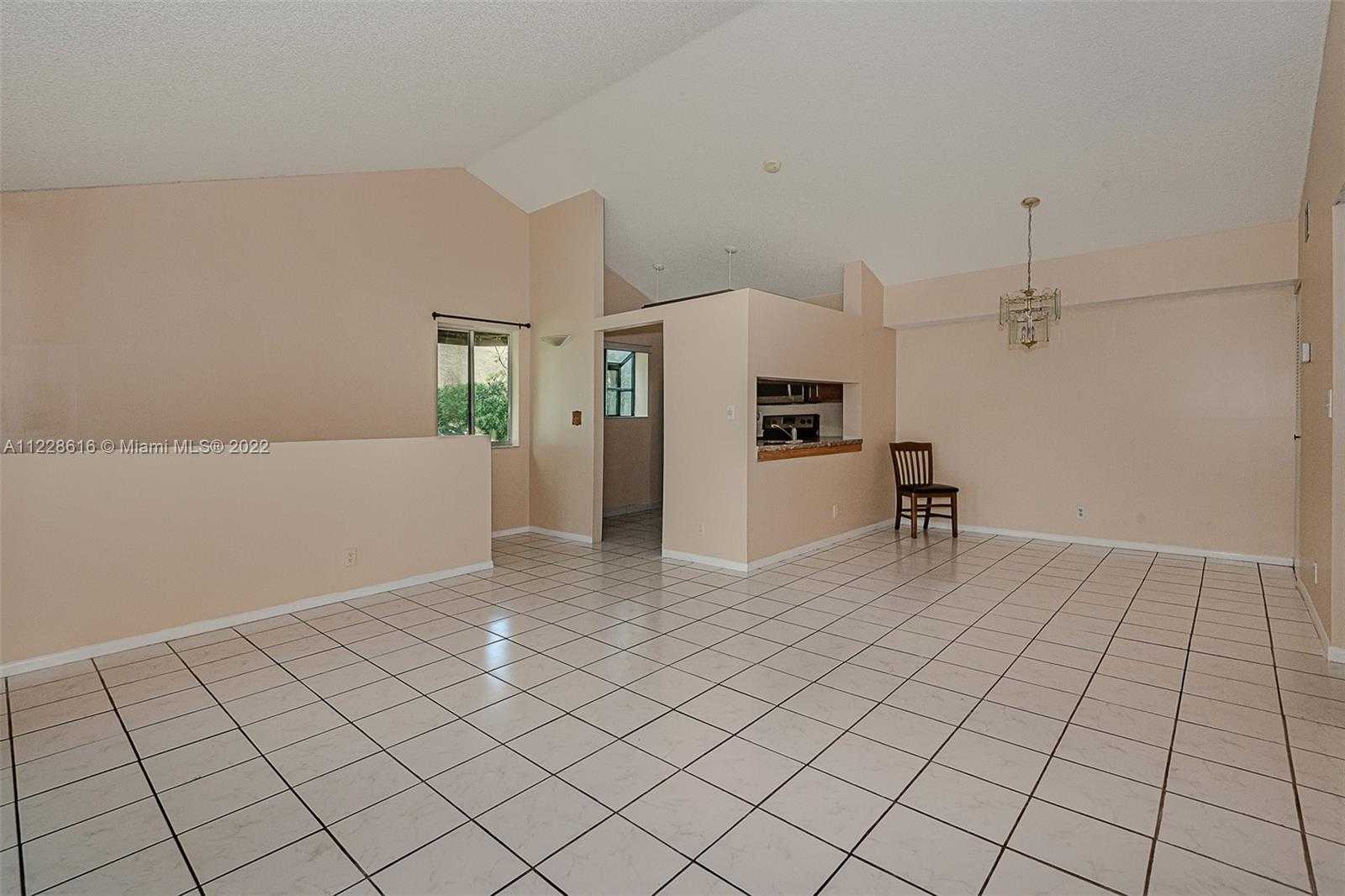 Small Image of 3041 NORTH OAKLAND FOREST DR #204, Oakland Park Number 5