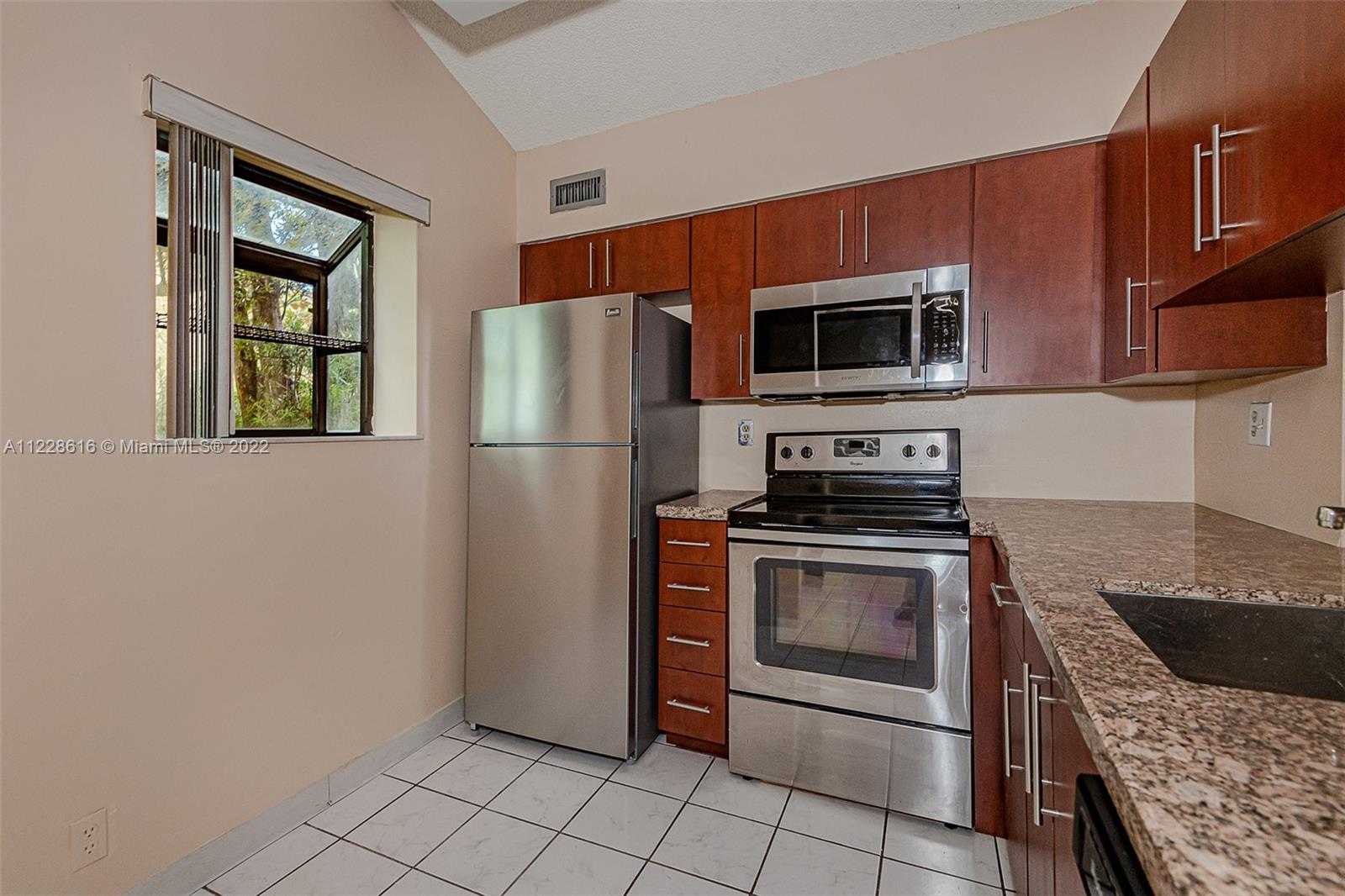 Small Image of 3041 NORTH OAKLAND FOREST DR #204, Oakland Park Number 6