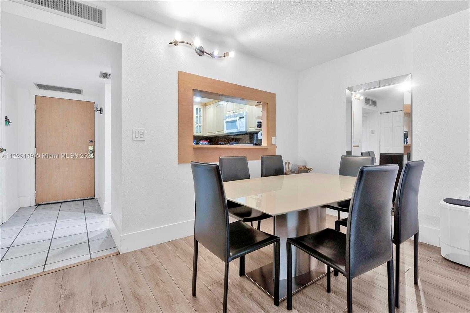 Small Image of 3401 NORTH COUNTRY CLUB DR #406, Aventura Number 21