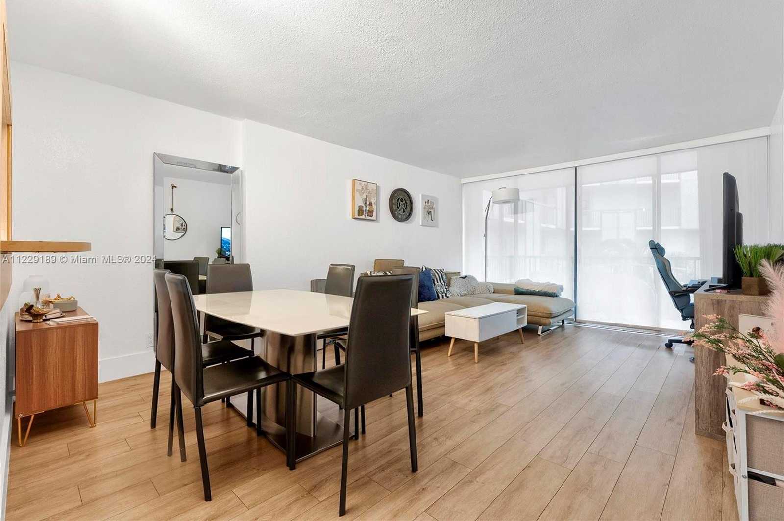Small Image of 3401 NORTH COUNTRY CLUB DR #406, Aventura Number 22