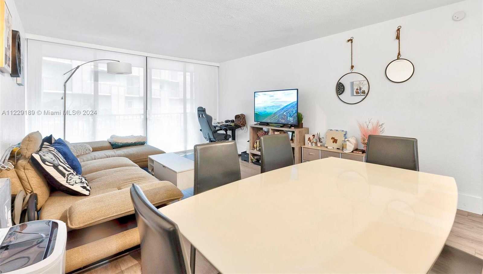 Small Image of 3401 NORTH COUNTRY CLUB DR #406, Aventura Number 24