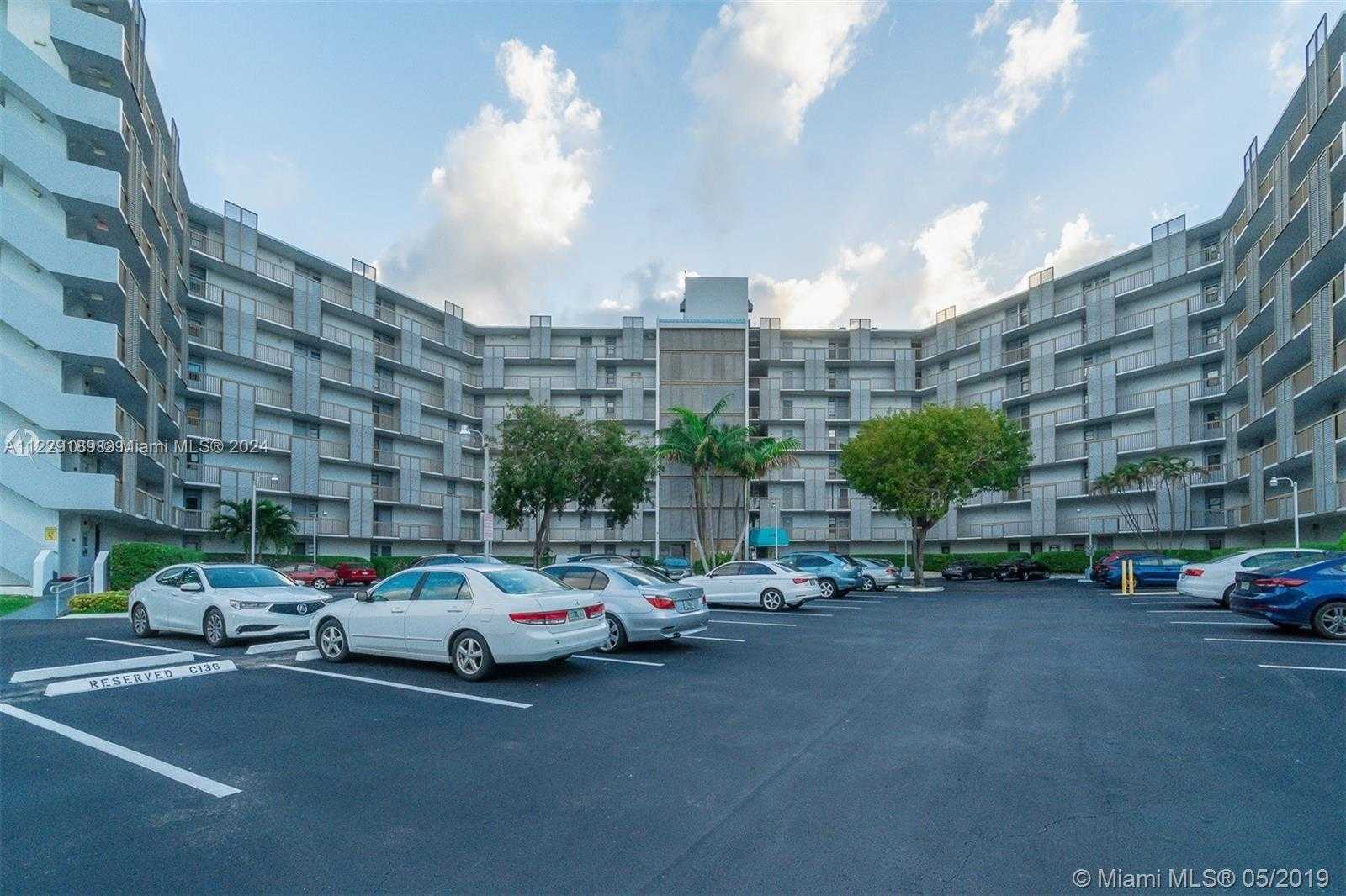 Small Image of 3401 NORTH COUNTRY CLUB DR #406, Aventura Number 3