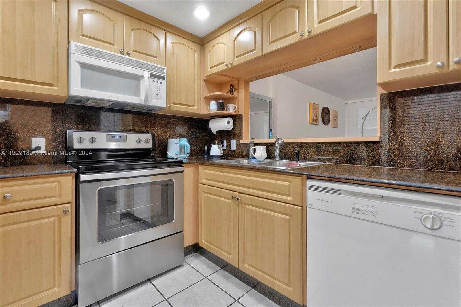 Small Image of 3401 NORTH COUNTRY CLUB DR #406, Aventura Number 5