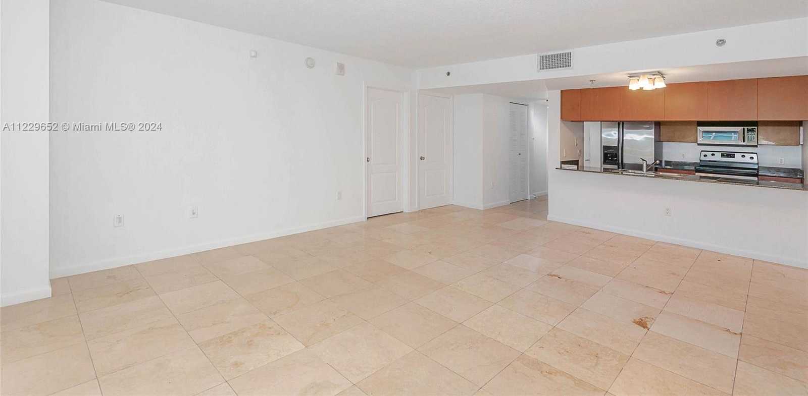 Small Image of 1200 BRICKELL BAY DR #4114, Miami Number 10