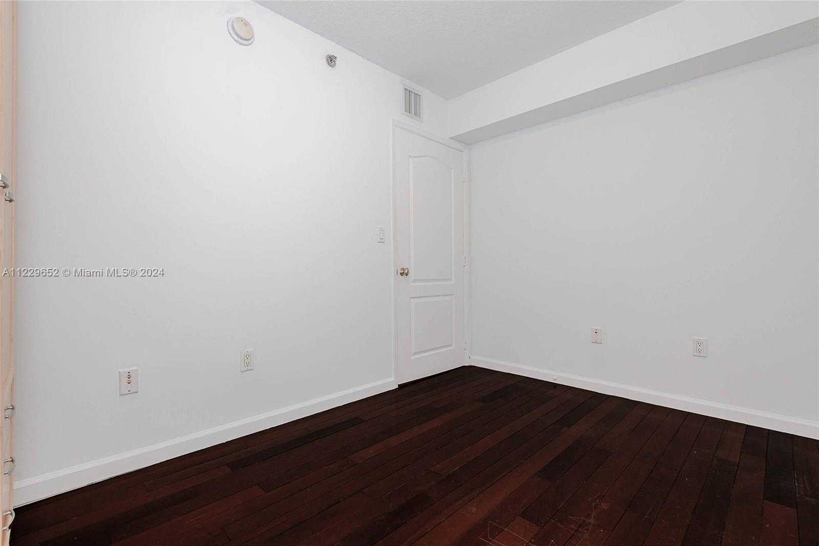 Small Image of 1200 BRICKELL BAY DR #4114, Miami Number 13