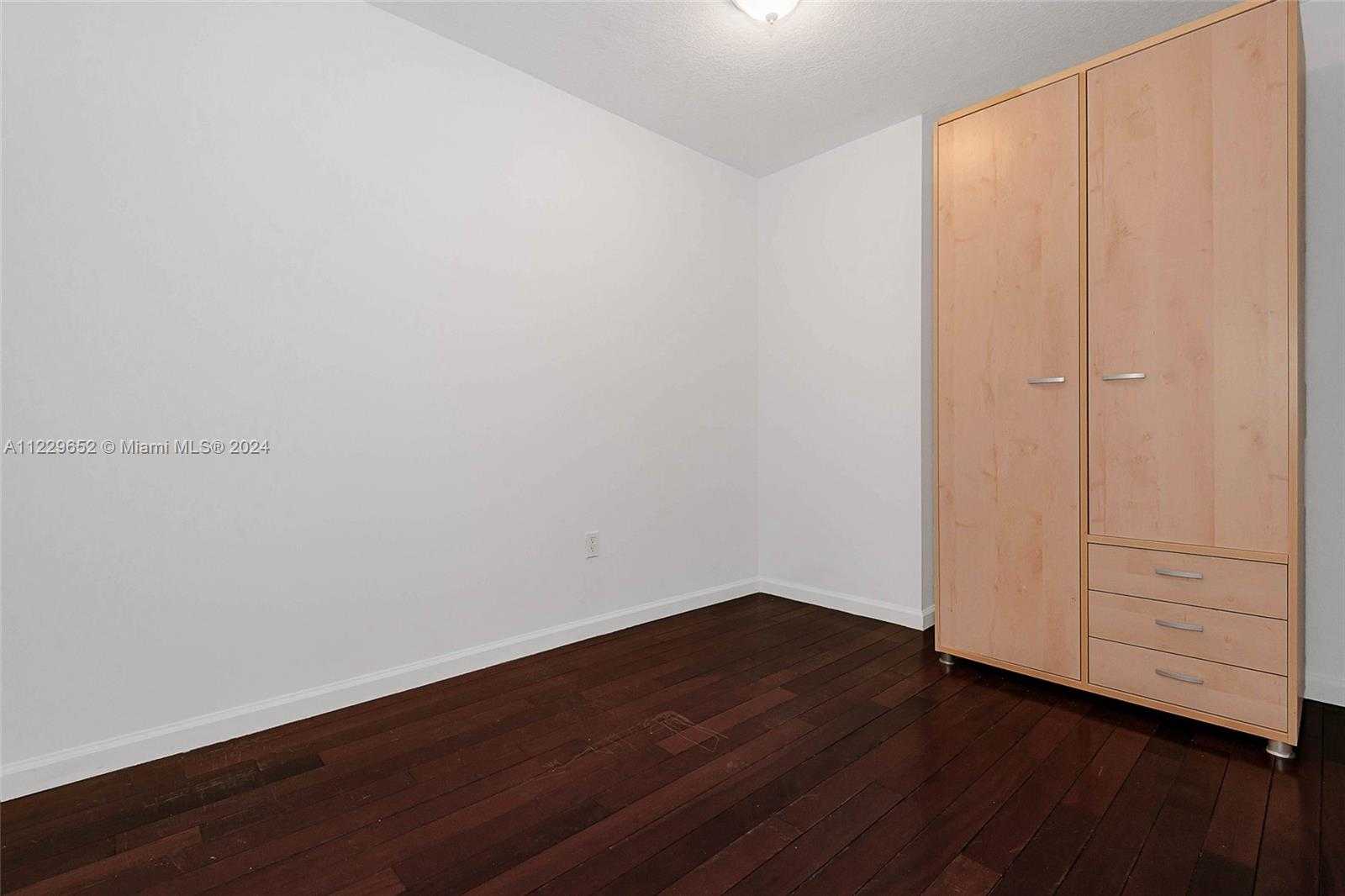 Small Image of 1200 BRICKELL BAY DR #4114, Miami Number 14