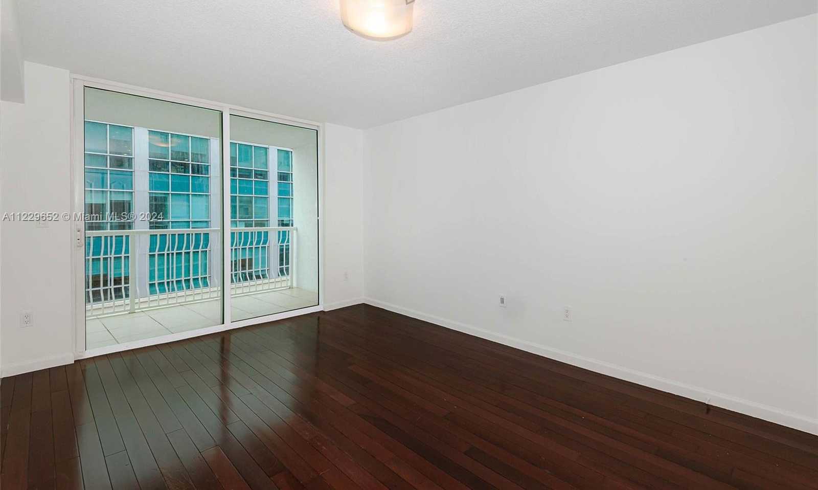 Small Image of 1200 BRICKELL BAY DR #4114, Miami Number 18