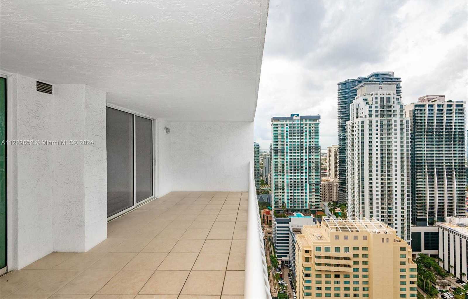 Small Image of 1200 BRICKELL BAY DR #4114, Miami Number 2